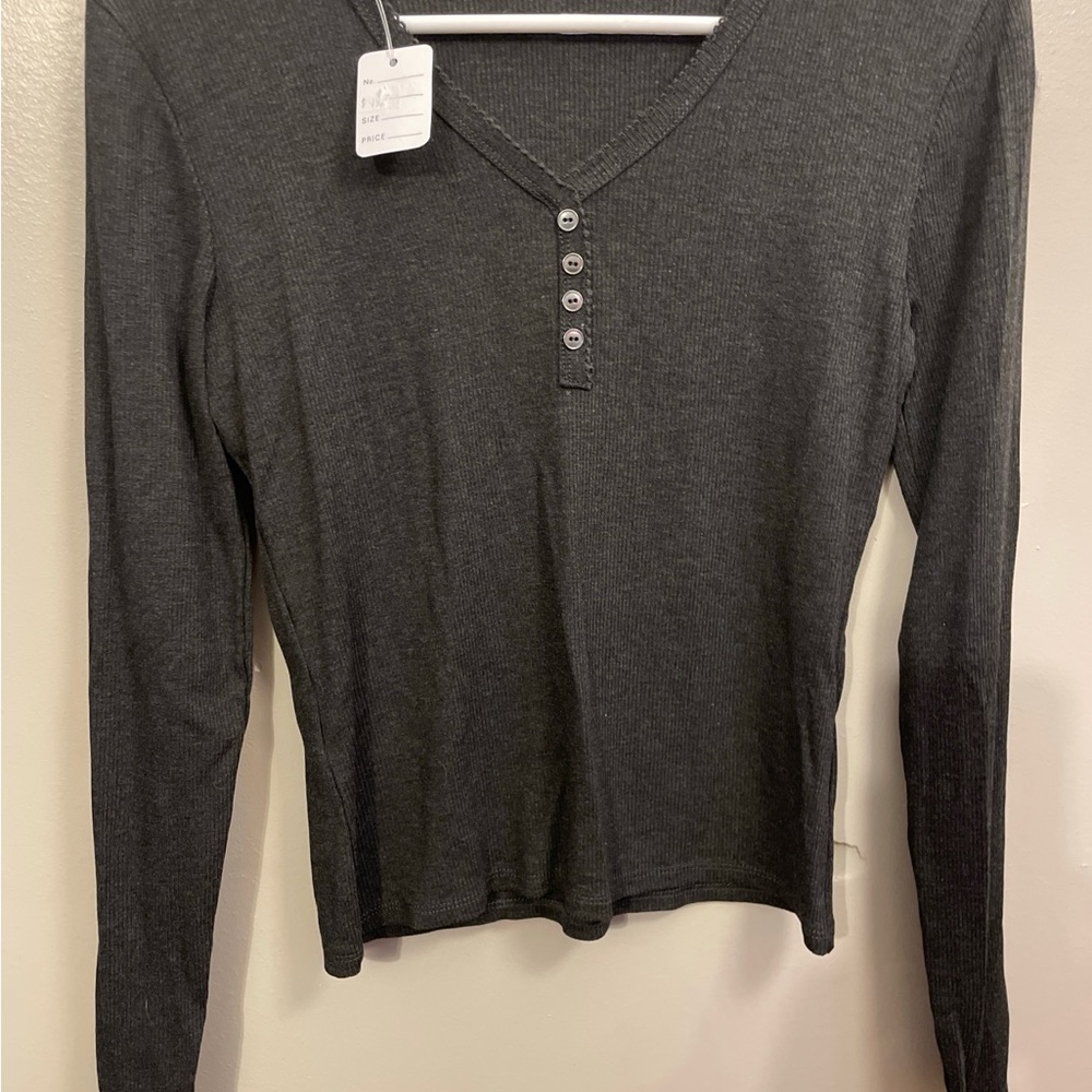 Popular 21 Women's Grey V-Neck Long Sleeve Top